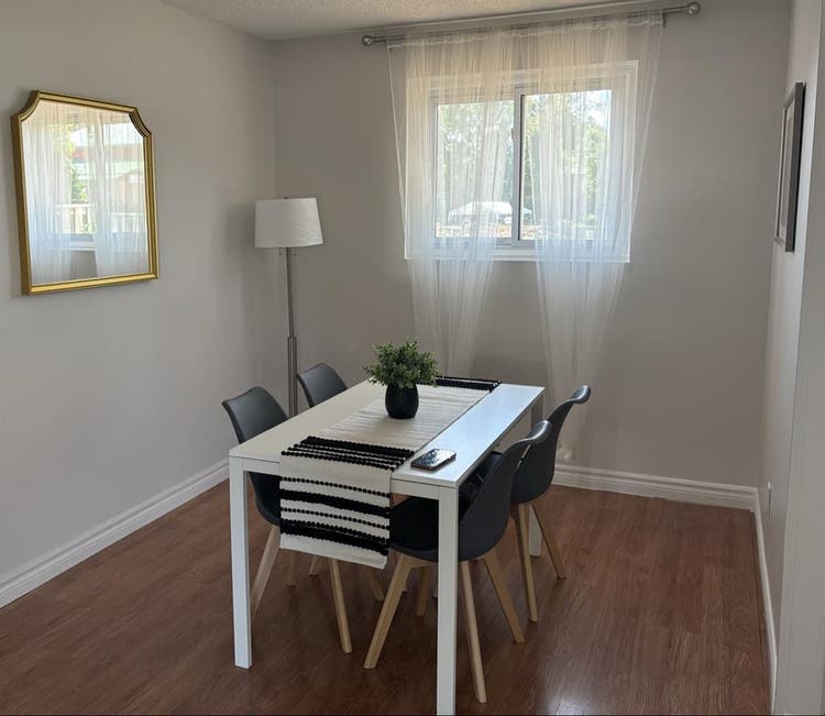 Full furnished room on bus route