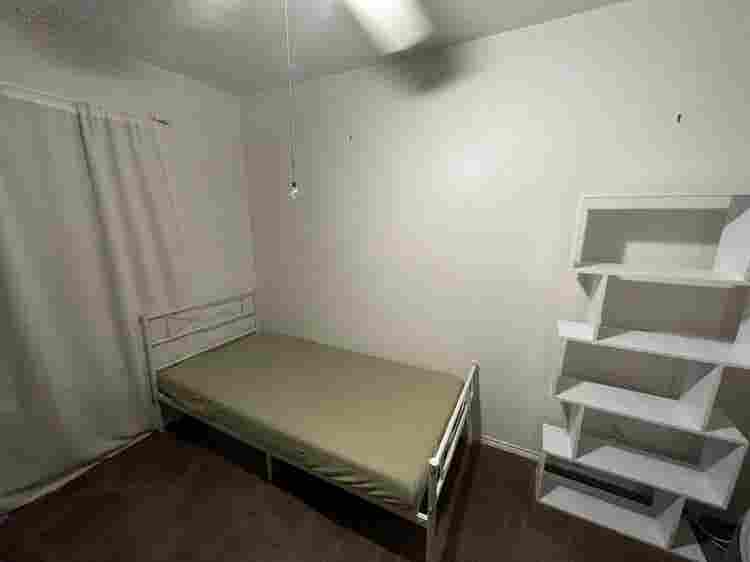 Single Room 4 Rent in Townhome