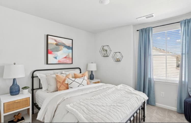 Brand New 
Townhome Room for Rent