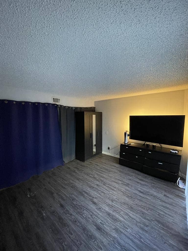 $, Utilities Included, Private B