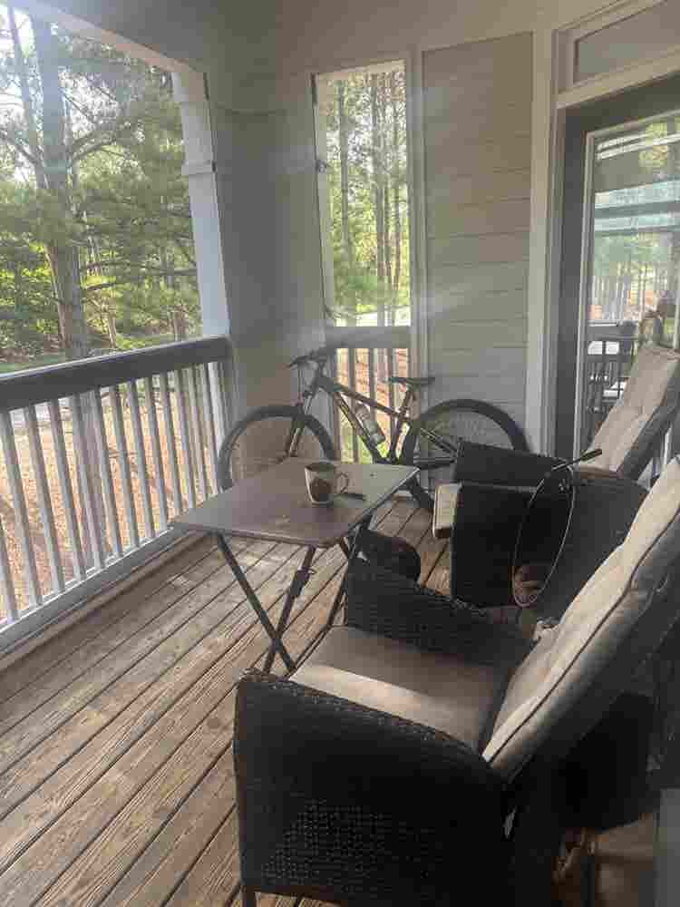 Private main bedroom for rent