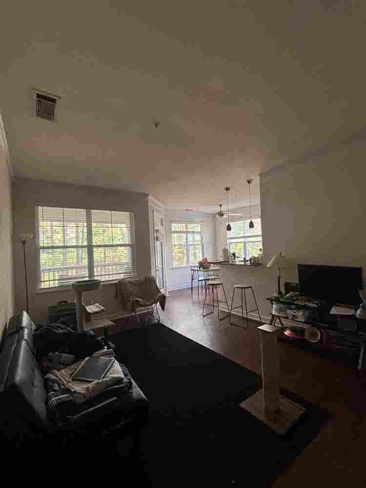 Private main bedroom for rent