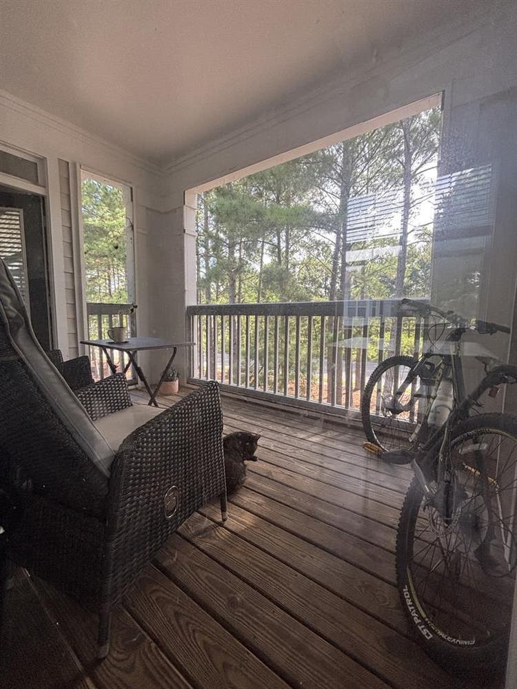 Private main bedroom for rent