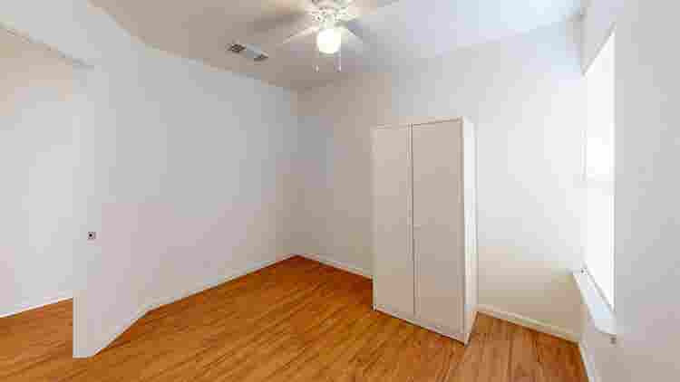 1 BR in Austin