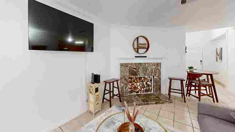 1 BR in Austin
