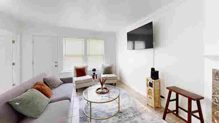 1 BR in Austin