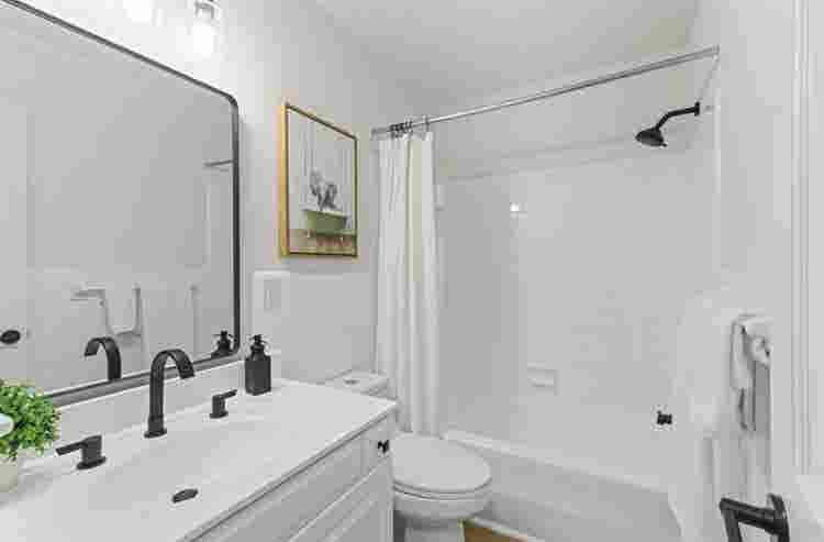 Big rooms for rent