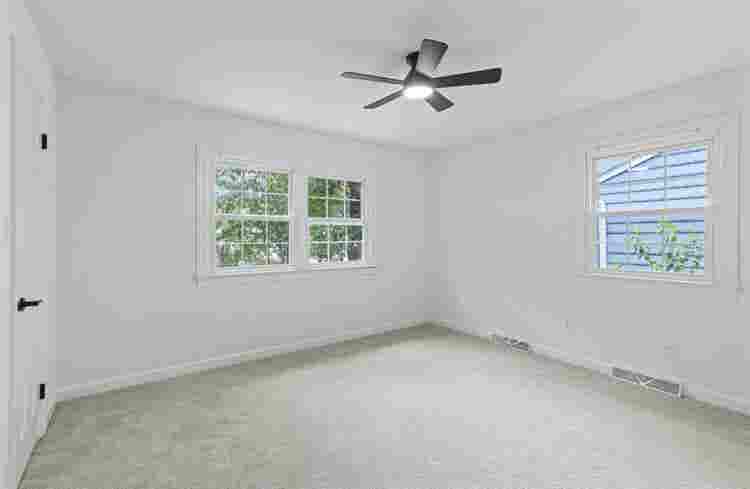Big rooms for rent