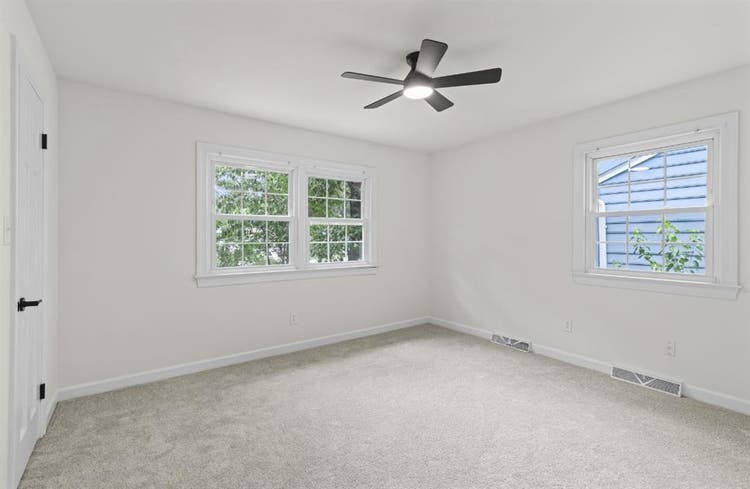 Big rooms for rent