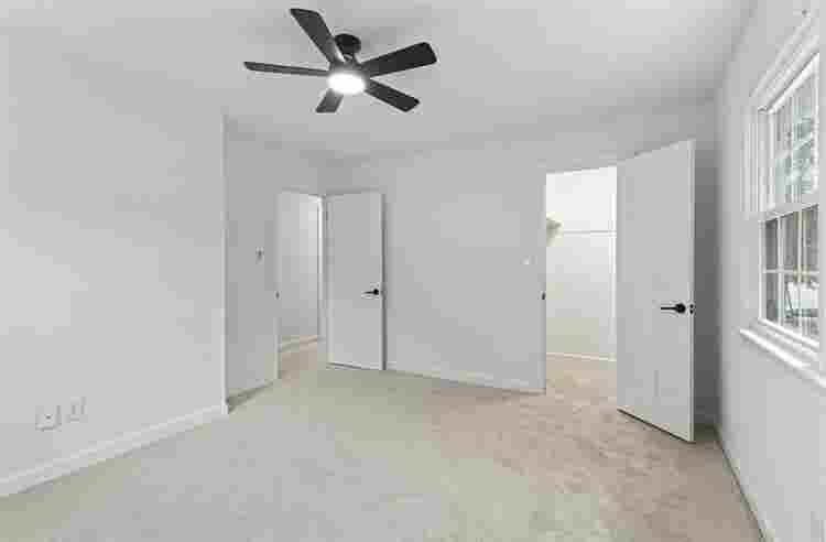 Big rooms for rent