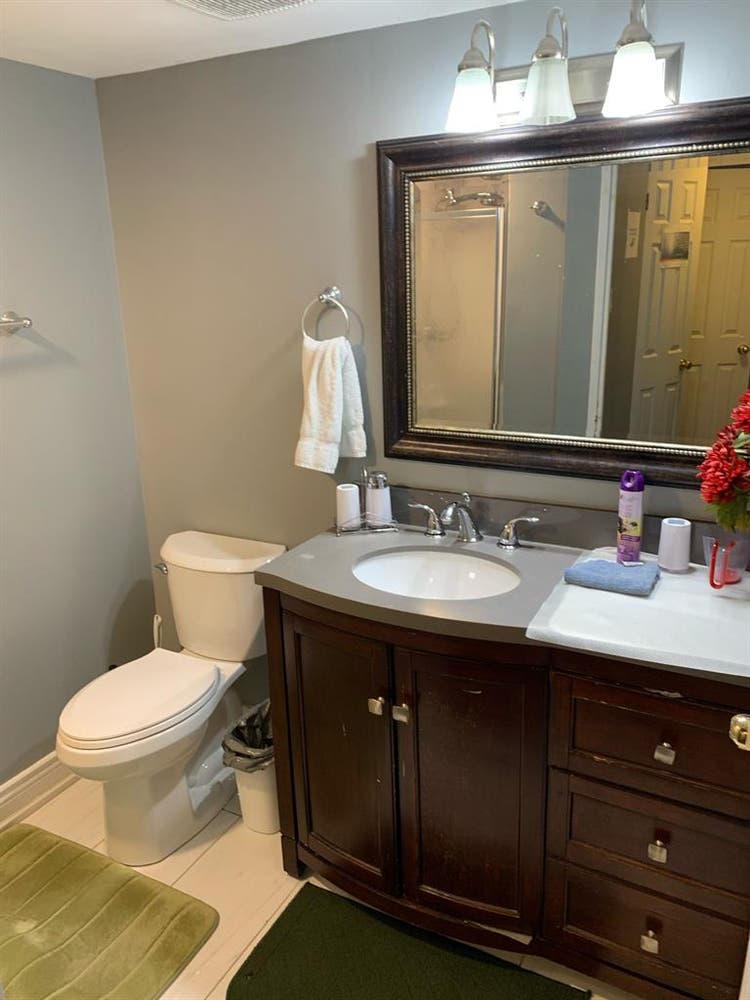 Private room in Condo near STC