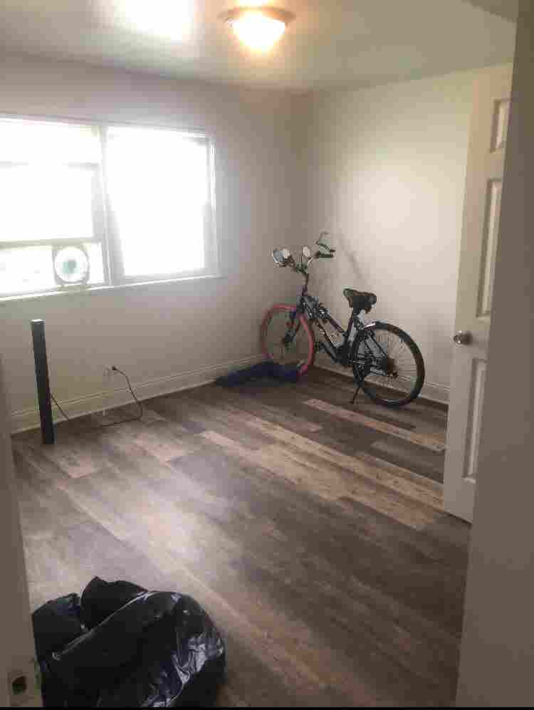 RENTING OUT ROOM