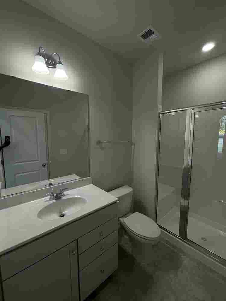 Private room and bathroom