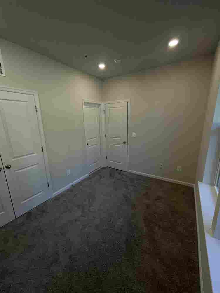 Private room and bathroom