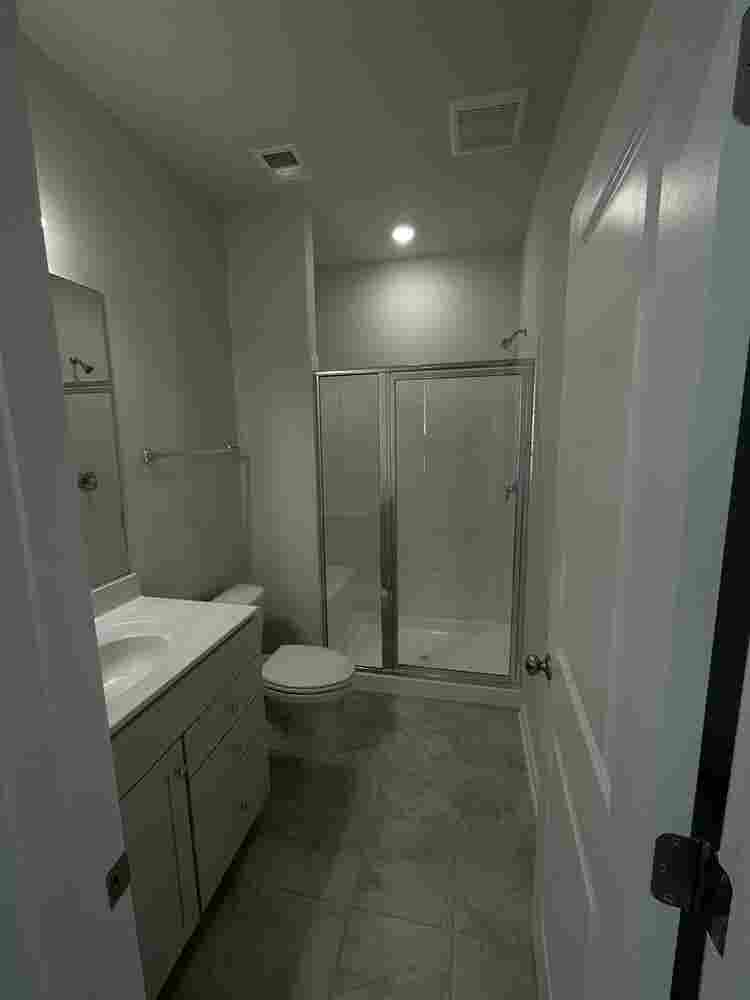 Private room and bathroom