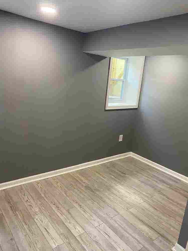 Private Basement Unit w/ Full Bath