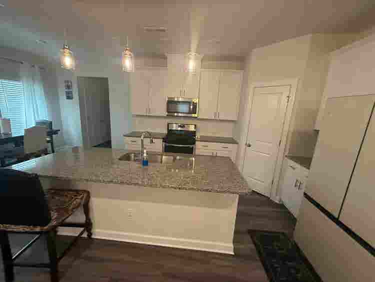 5 BR in Huntersville