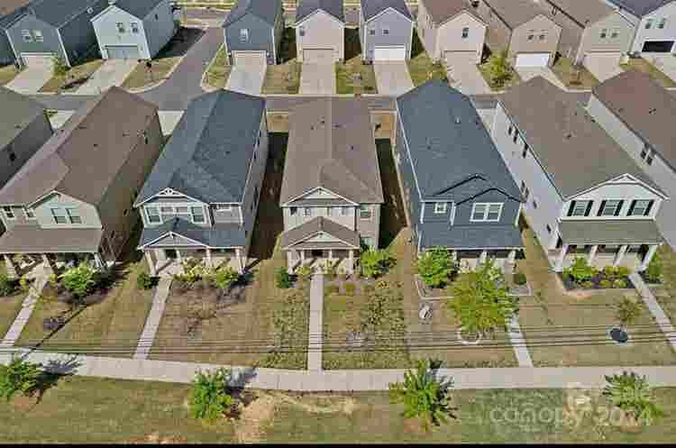 5 BR in Huntersville