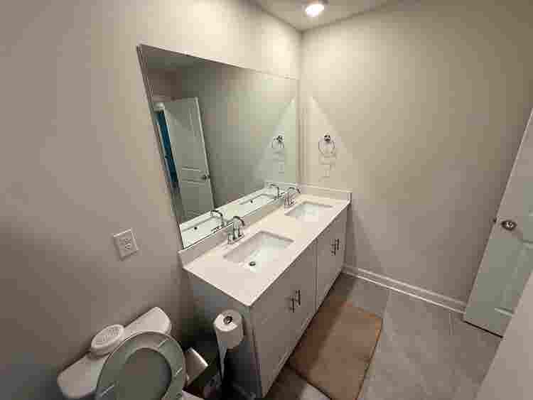 5 BR in Huntersville