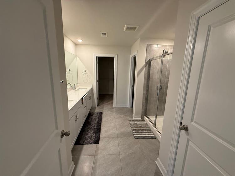 5 BR in Huntersville