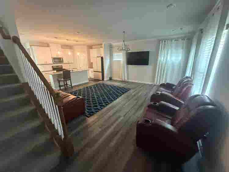 5 BR in Huntersville