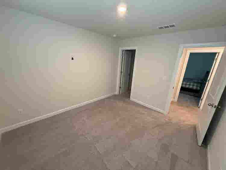5 BR in Huntersville