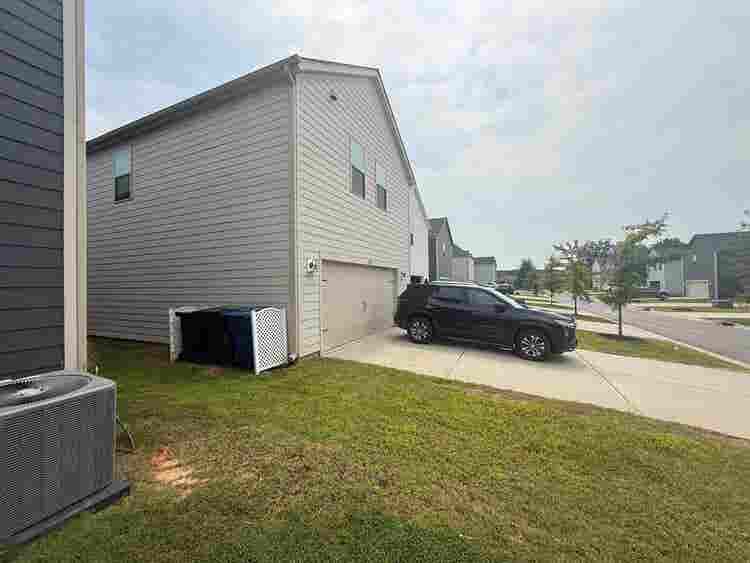 5 BR in Huntersville