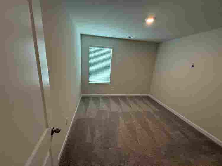 5 BR in Huntersville