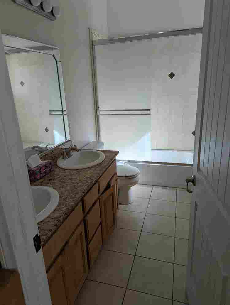 Master bedroom- Utilities included