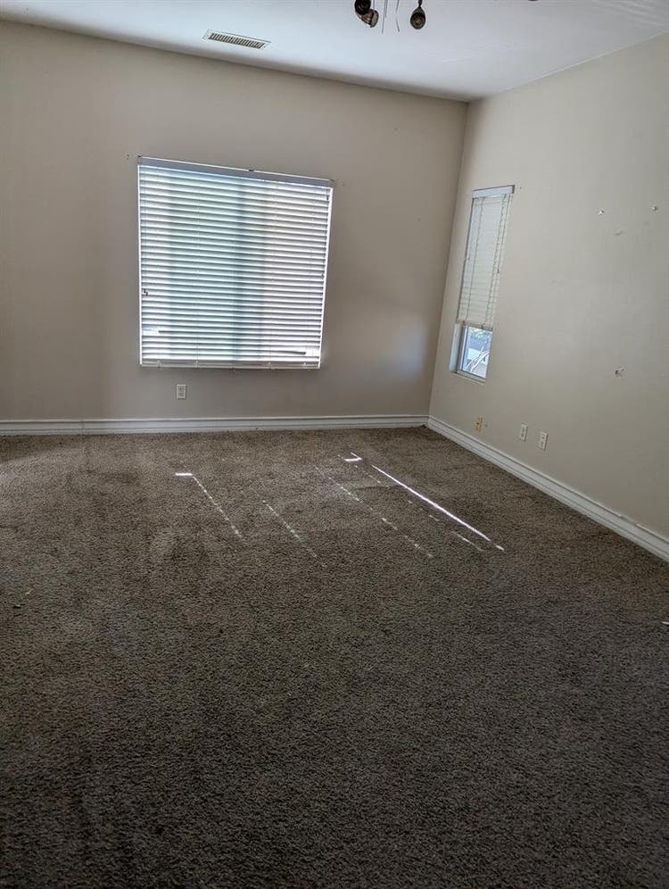 Master bedroom- Utilities included