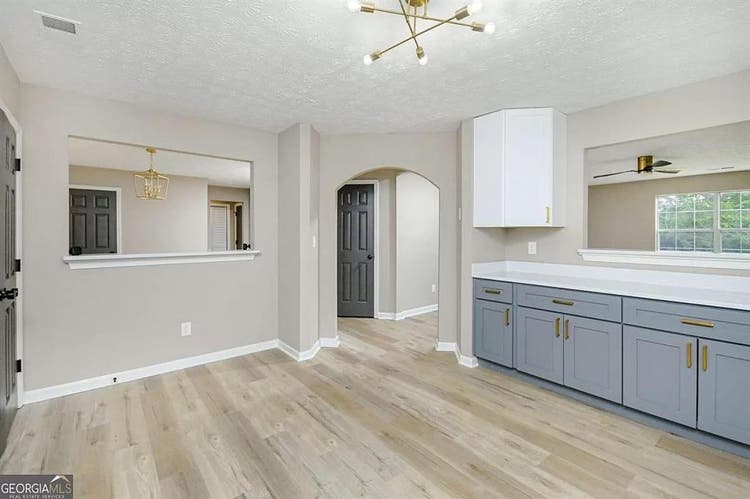 6 BR in Decatur