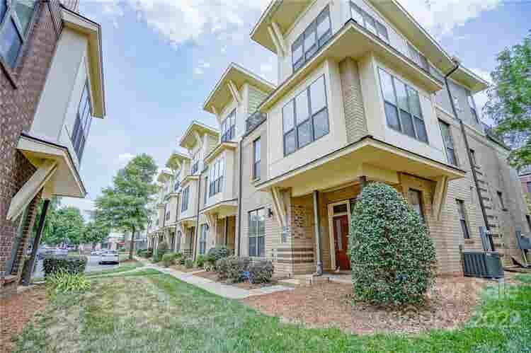 3 BR in Charlotte