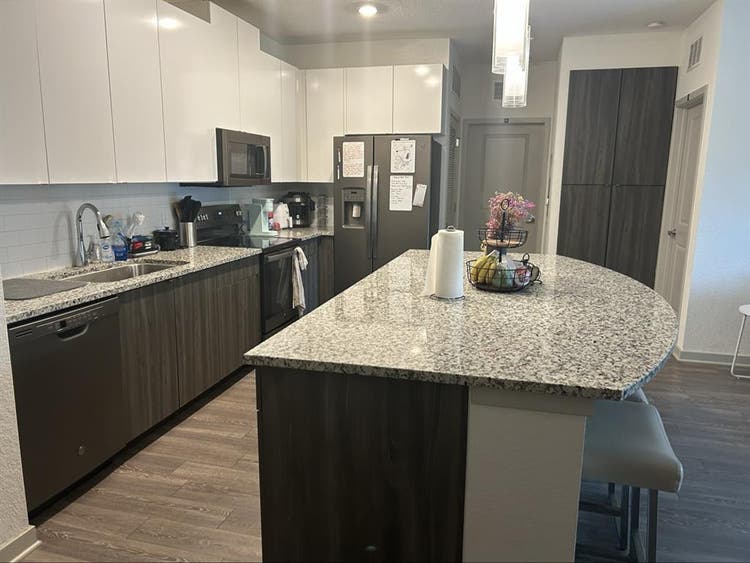 VALE EAST STUDENT LIVING SUBLET