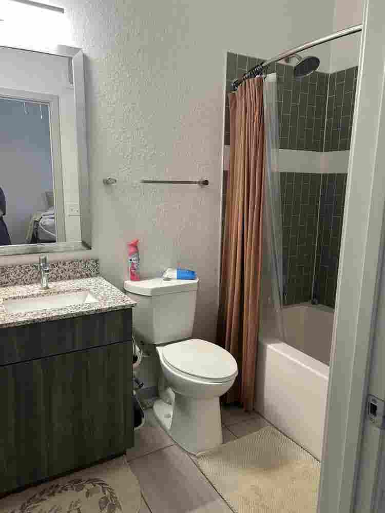 VALE EAST STUDENT LIVING SUBLET