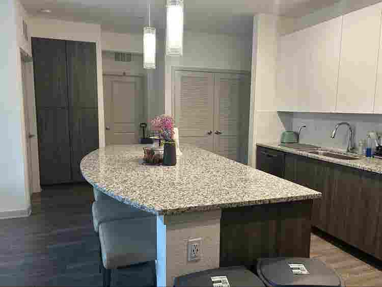 VALE EAST STUDENT LIVING SUBLET