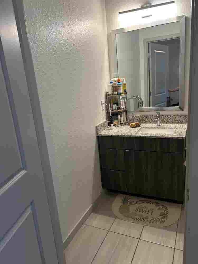 VALE EAST STUDENT LIVING SUBLET