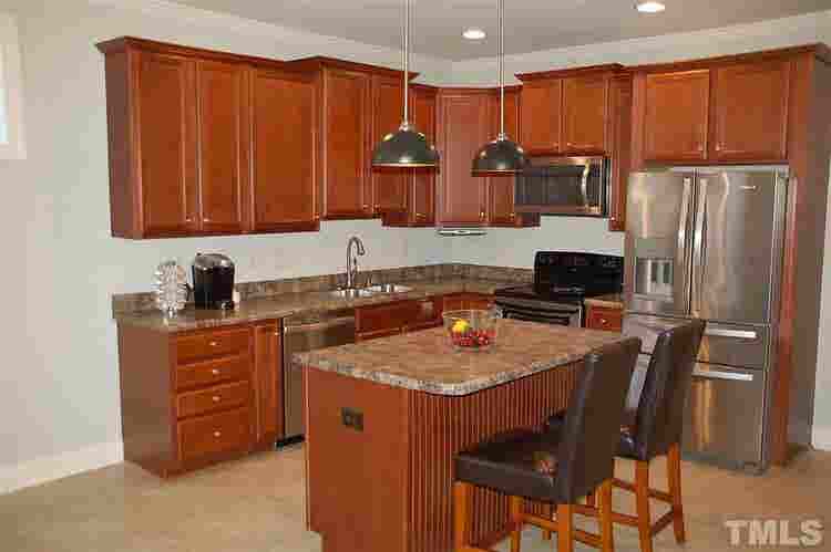 3 BR in Apex