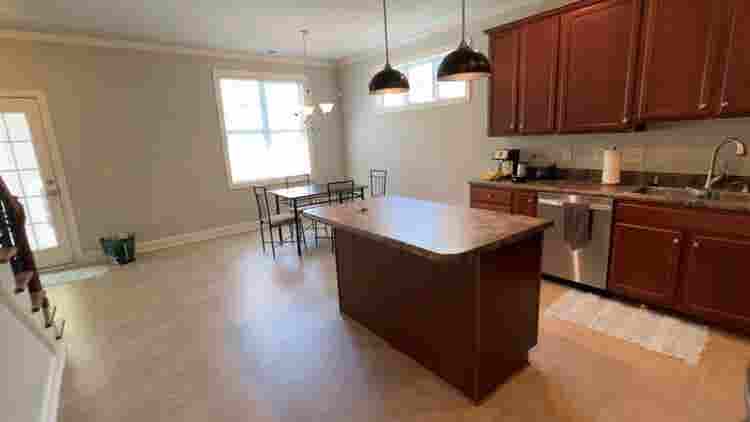 3 BR in Apex