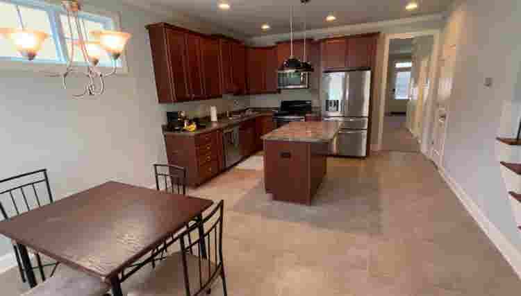 3 BR in Apex