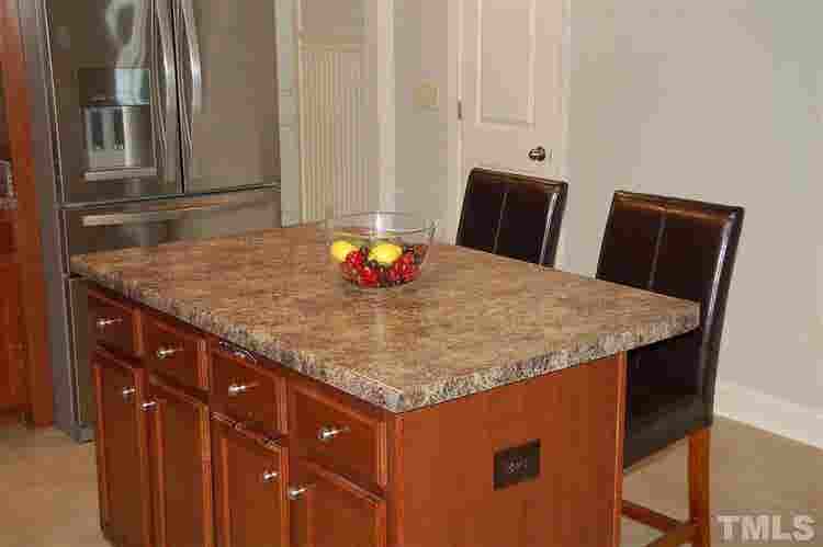 3 BR in Apex