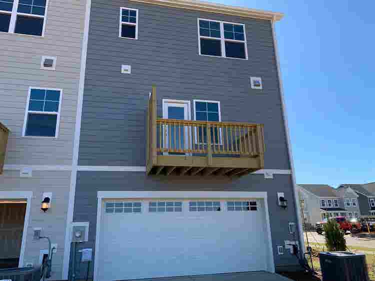 4 BR in Apex