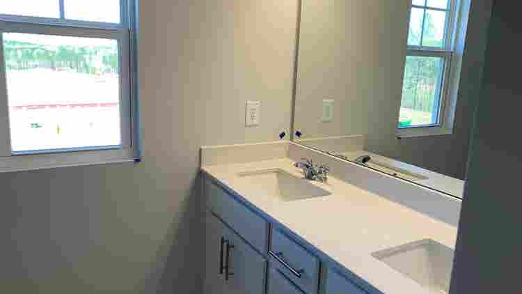 4 BR in Apex