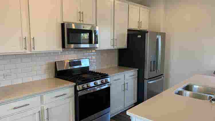 4 BR in Apex