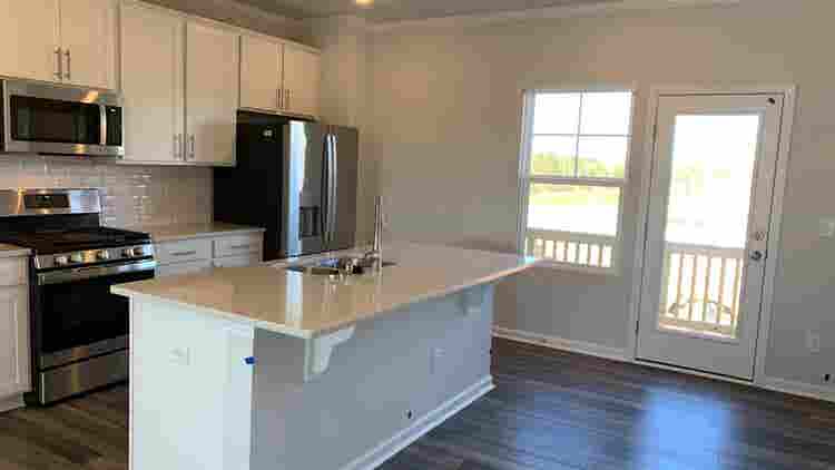 4 BR in Apex