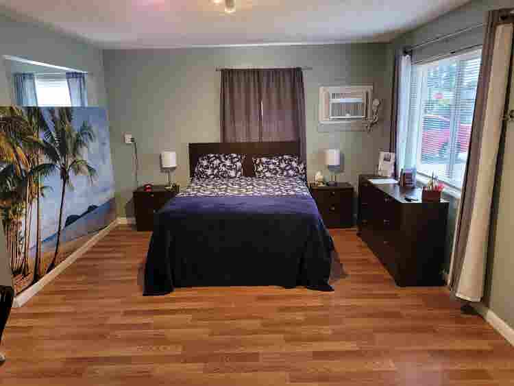 HALLANDALE BEACH STUDIO