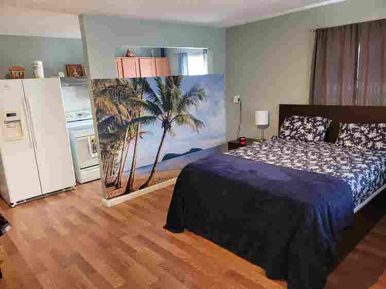HALLANDALE BEACH STUDIO