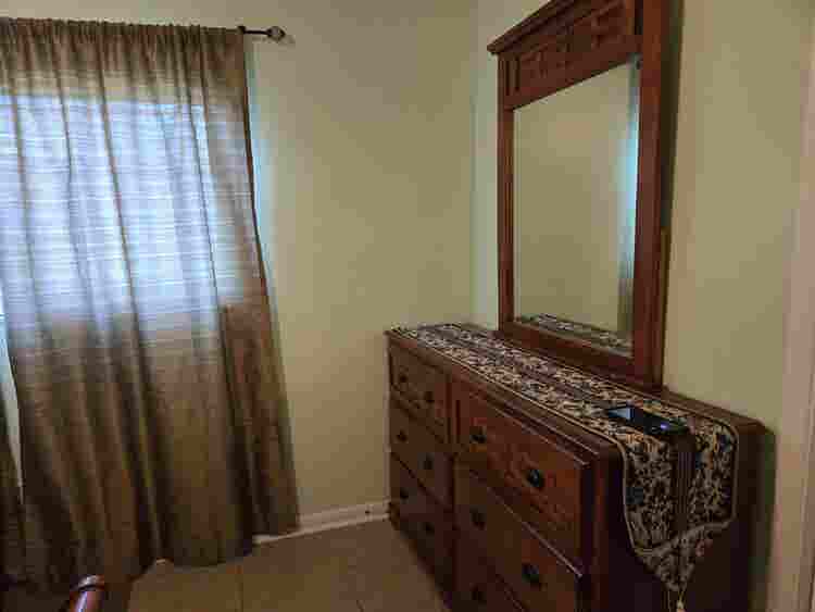 Single family home private bedroom!