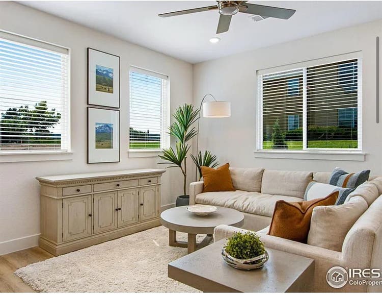 Townhome Room For Rent!