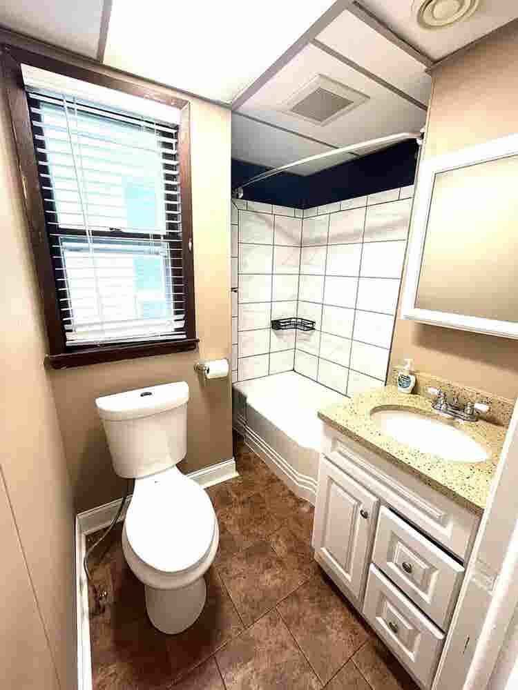 BA w/ Laundry – NE Mpls