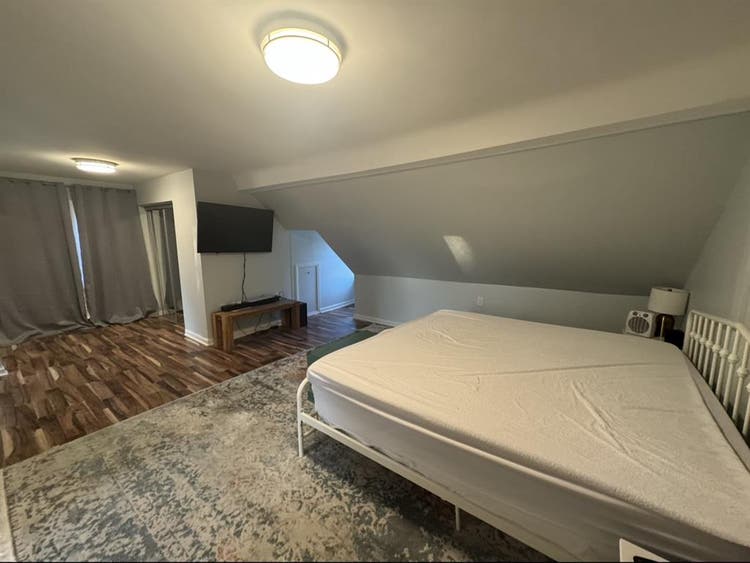 Massive room with private bath